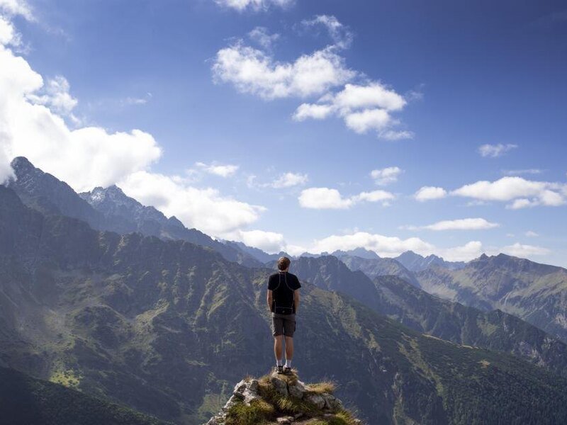 Shoulder Season Travel: What It Means and Why It Attracts Experienced Travellers